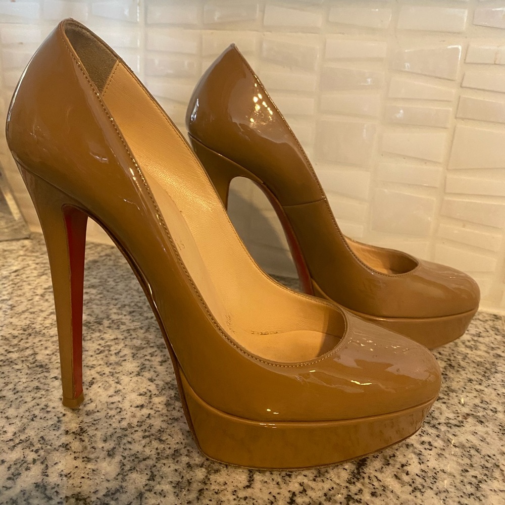 Christian Louboutin Bianca pumps 37.5 red bottoms